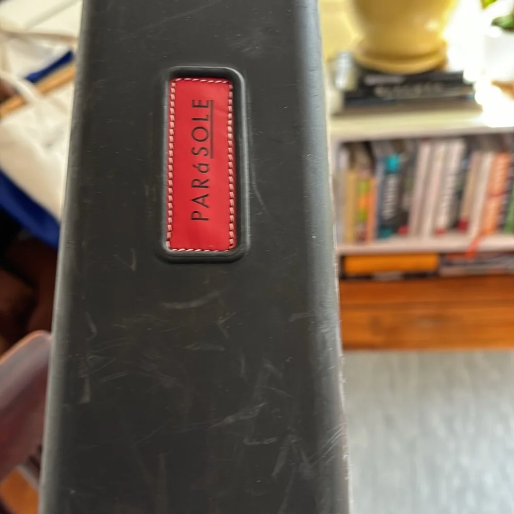 Dooney Bourke parasol hand bag. Cherry red, white stitching, rubber bottom - Picture 5 of 5